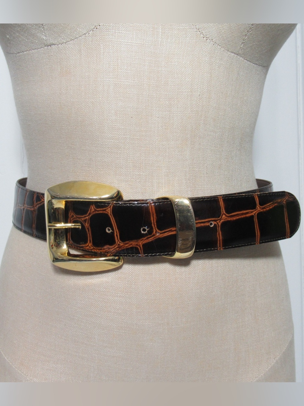 Lemie Brown Alligator Print Genuine Leather Belt Size Large Made in Italy.